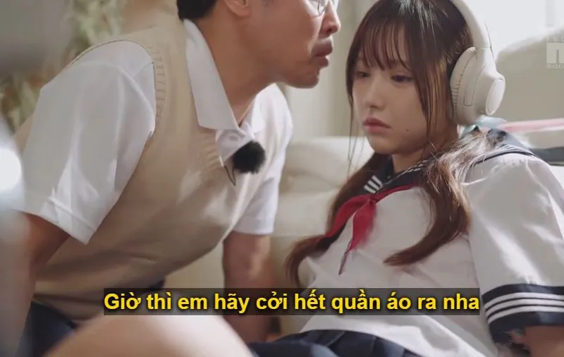 Gã nhà sát bên giả làm thầy giáo thôi miên em nữ học sinh để giở trò đồi bại